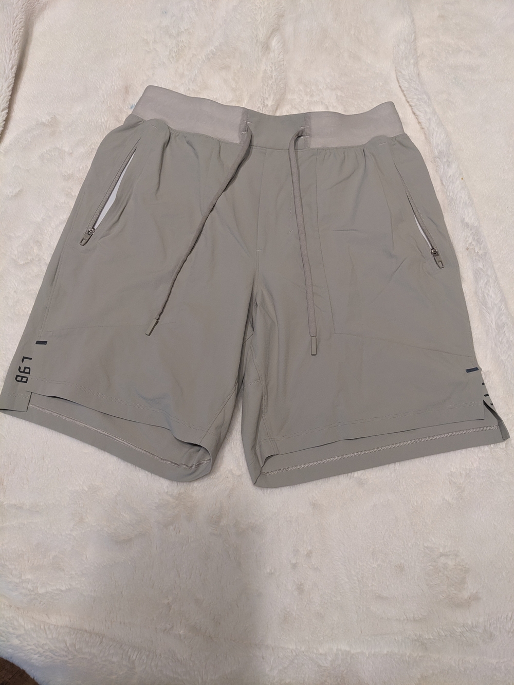 lululemon athletica Men's Light Gray Athletic Drawstring Shorts
